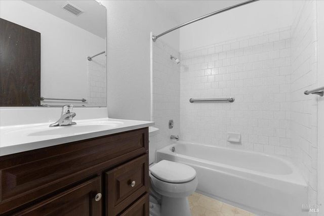 920 Shady Oak Dr, Santa Rosa, CA 95404