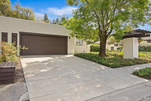 920 Shady Oak Dr, Santa Rosa, CA 95404