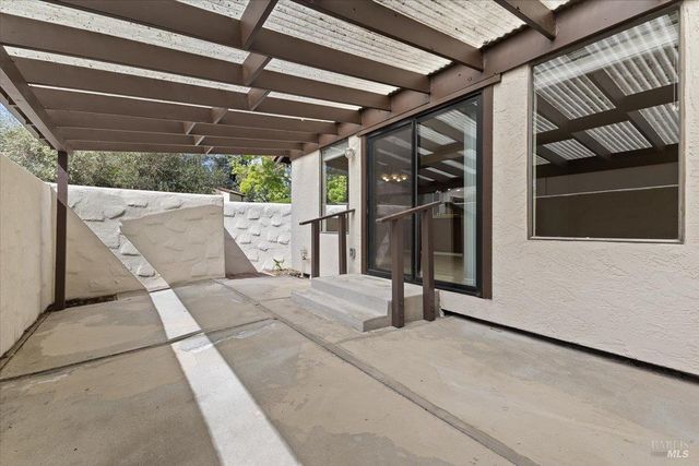 920 Shady Oak Dr, Santa Rosa, CA 95404