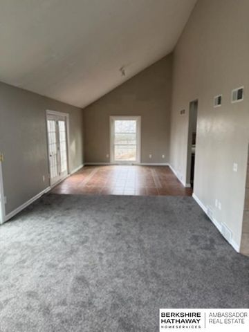 5106 Raven Oaks Drive, Omaha, NE 68152