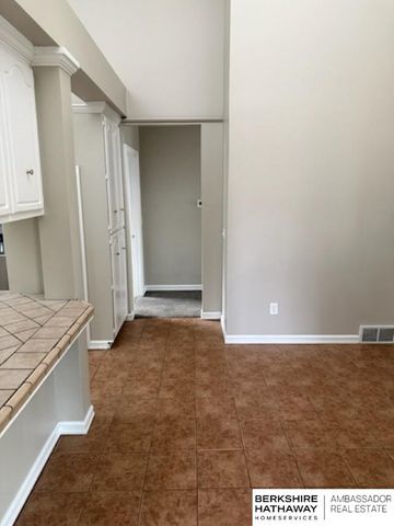 5106 Raven Oaks Drive, Omaha, NE 68152