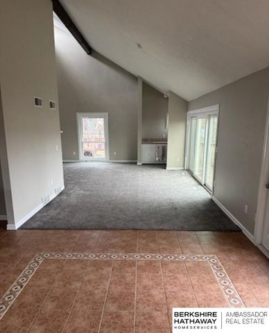 5106 Raven Oaks Drive, Omaha, NE 68152