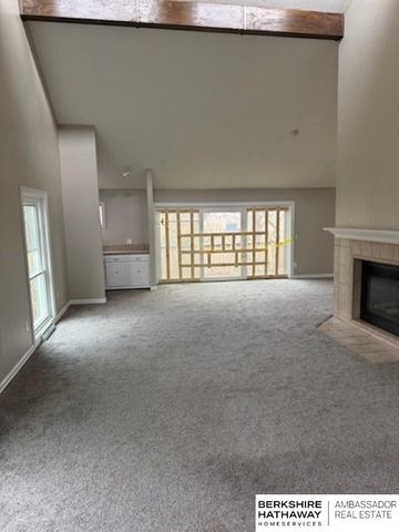 5106 Raven Oaks Drive, Omaha, NE 68152