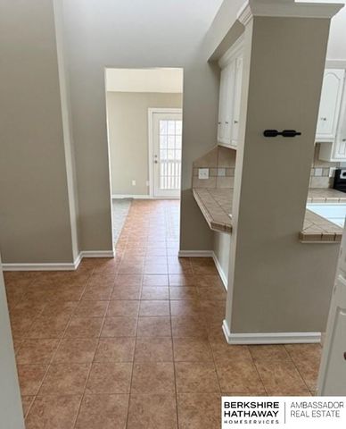 5106 Raven Oaks Drive, Omaha, NE 68152