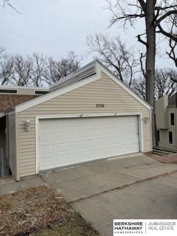 5106 Raven Oaks Drive, Omaha, NE 68152