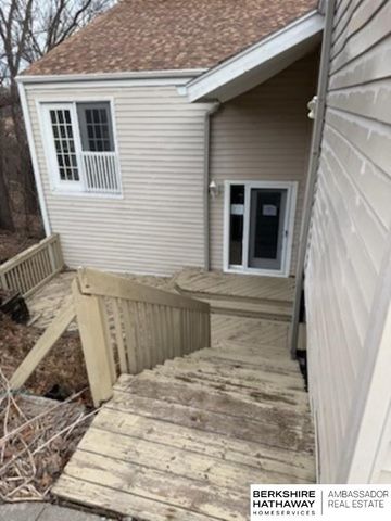 5106 Raven Oaks Drive, Omaha, NE 68152