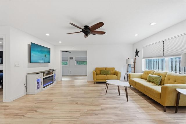 811 MICHIGAN BOULEVARD, Dunedin, FL 34698