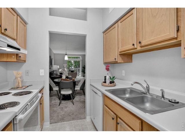 7492 Singing Hills Dr, Boulder, CO 80301