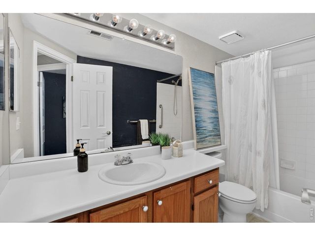 7492 Singing Hills Dr, Boulder, CO 80301