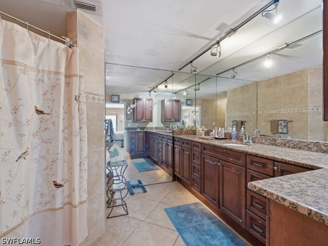 197 Gulfport CT, Marco Island, FL 34145
