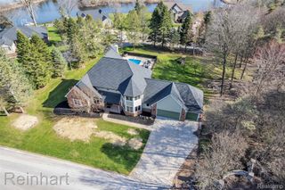 2750 Bayview Drive, Hamburg Township, MI 48169