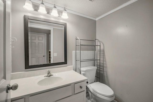 1005 W 105th Street, Bloomington, MN 55431