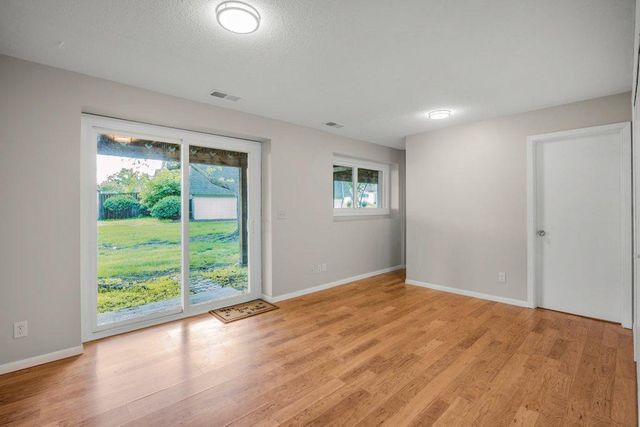 1005 W 105th Street, Bloomington, MN 55431
