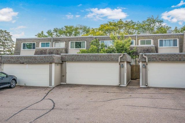 1005 W 105th Street, Bloomington, MN 55431