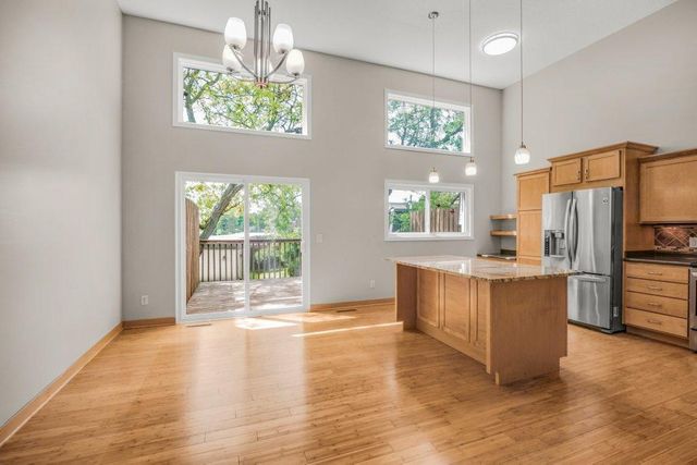 1005 W 105th Street, Bloomington, MN 55431