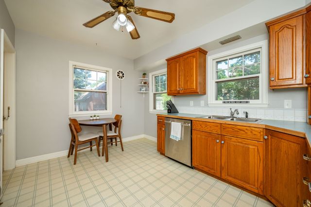 2910 36th Street, Des Moines, IA 50310