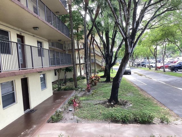 3161 NW 47th Terrace 317, Lauderdale Lakes, FL 33319