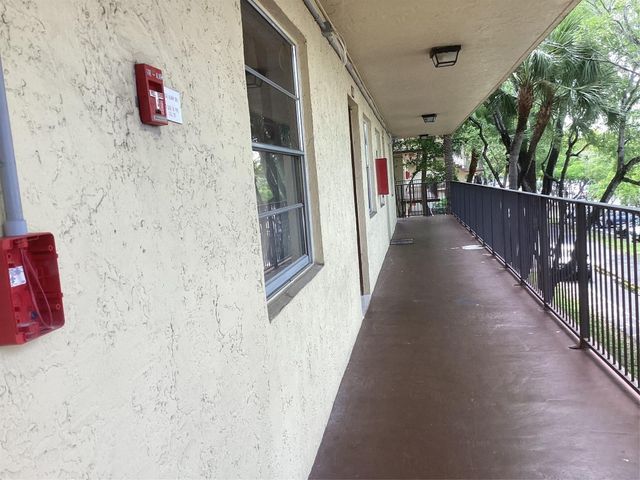 3161 NW 47th Terrace 317, Lauderdale Lakes, FL 33319