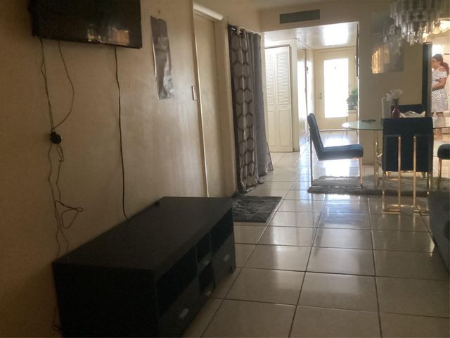 3161 NW 47th Terrace 317, Lauderdale Lakes, FL 33319