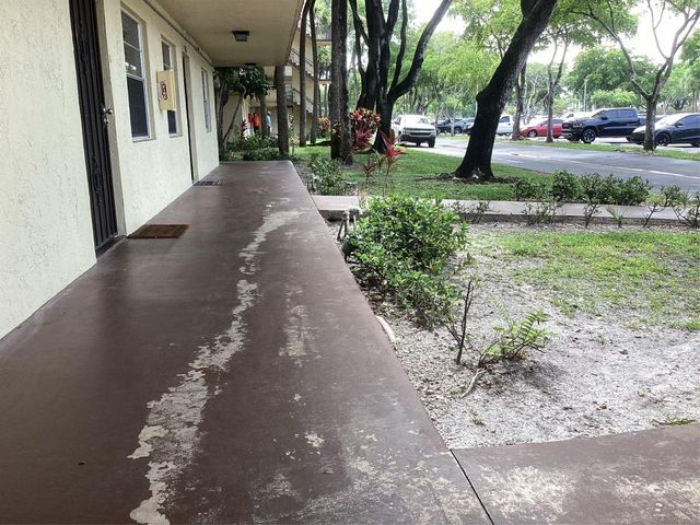 3161 NW 47th Terrace 317, Lauderdale Lakes, FL 33319