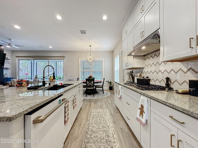 10068 ILLUMINATION Drive, Jacksonville, FL 32256