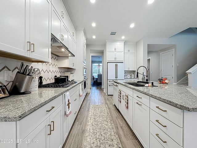 10068 ILLUMINATION Drive, Jacksonville, FL 32256