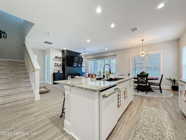 10068 ILLUMINATION Drive, Jacksonville, FL 32256