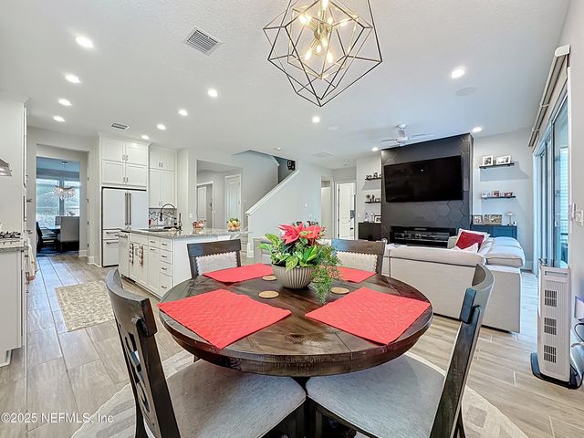 10068 ILLUMINATION Drive, Jacksonville, FL 32256