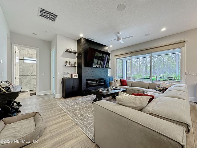 10068 ILLUMINATION Drive, Jacksonville, FL 32256