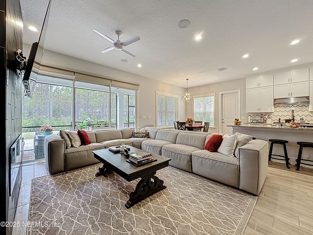 10068 ILLUMINATION Drive, Jacksonville, FL 32256