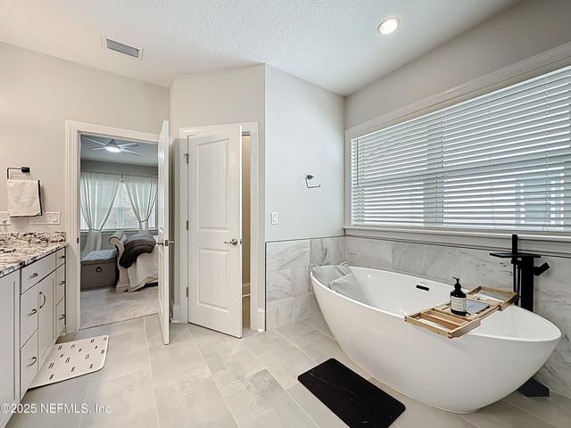 10068 ILLUMINATION Drive, Jacksonville, FL 32256