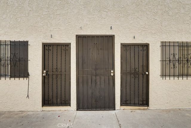 721 W 54th Street, Los Angeles, CA 90037