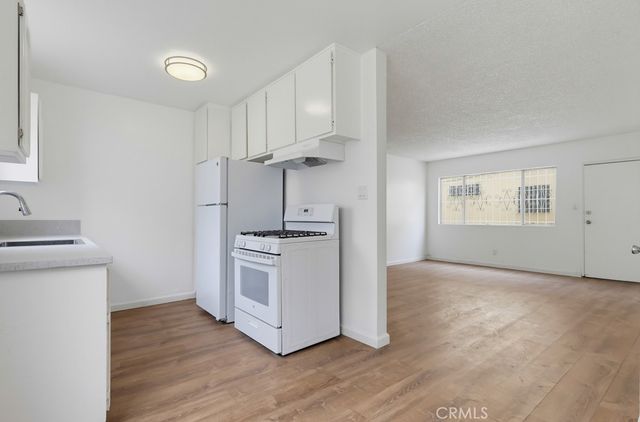 721 W 54th Street, Los Angeles, CA 90037