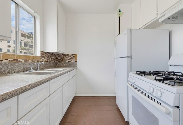 721 W 54th Street, Los Angeles, CA 90037