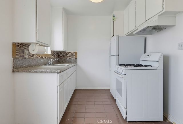 721 W 54th Street, Los Angeles, CA 90037