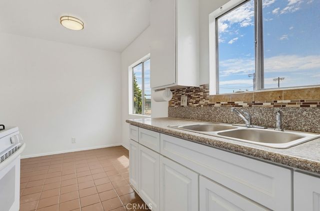 721 W 54th Street, Los Angeles, CA 90037