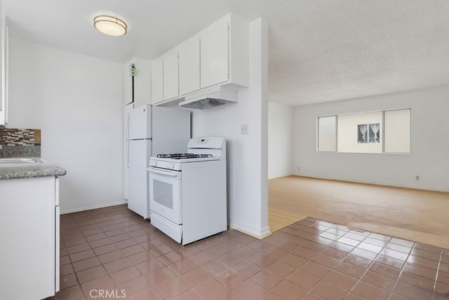 721 W 54th Street, Los Angeles, CA 90037
