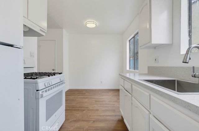 721 W 54th Street, Los Angeles, CA 90037