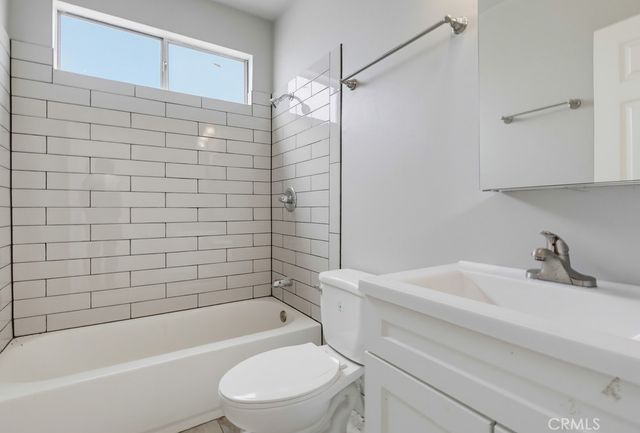 721 W 54th Street, Los Angeles, CA 90037