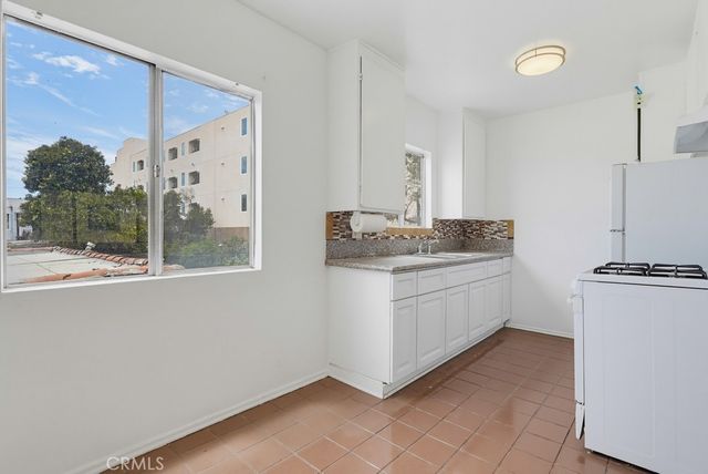 721 W 54th Street, Los Angeles, CA 90037