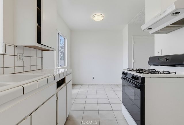 721 W 54th Street, Los Angeles, CA 90037
