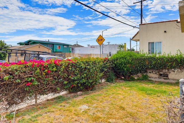 721 W 54th Street, Los Angeles, CA 90037