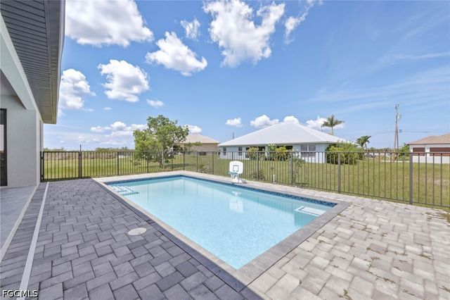 2830 NW 46th PL, Cape Coral, FL 33993