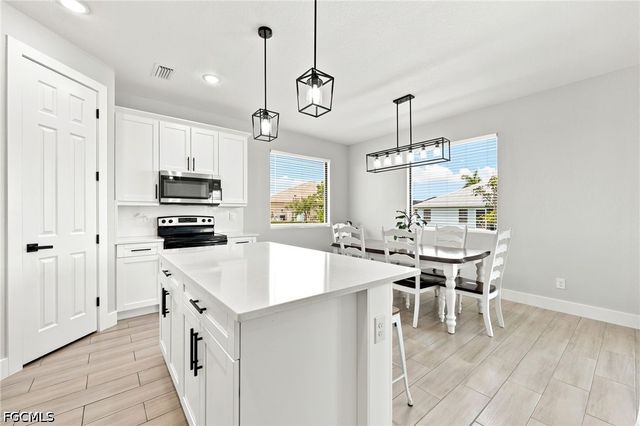 2830 NW 46th PL, Cape Coral, FL 33993