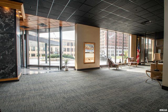 125 SW JEFFERSON Avenue W4W, Peoria, IL 61602