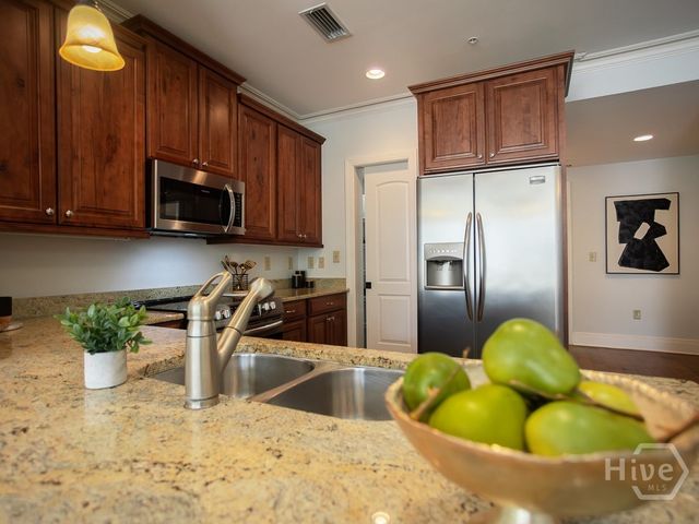 5 Whitaker Street 202 E, Savannah, GA 31401