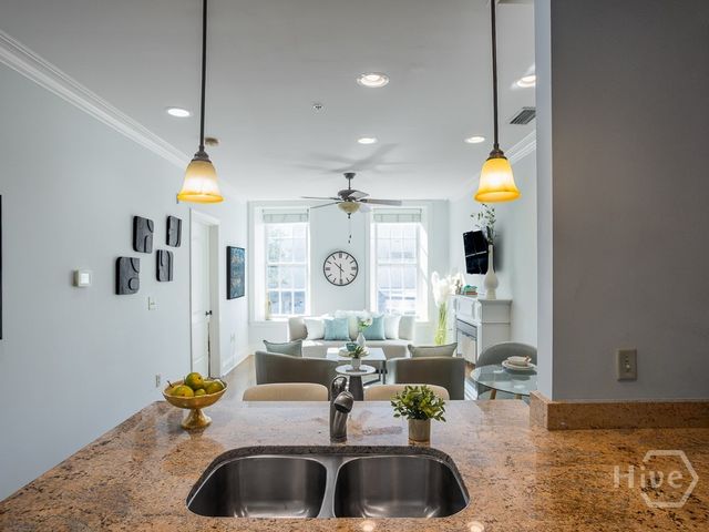 5 Whitaker Street 202 E, Savannah, GA 31401