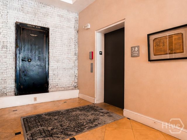 5 Whitaker Street 202 E, Savannah, GA 31401