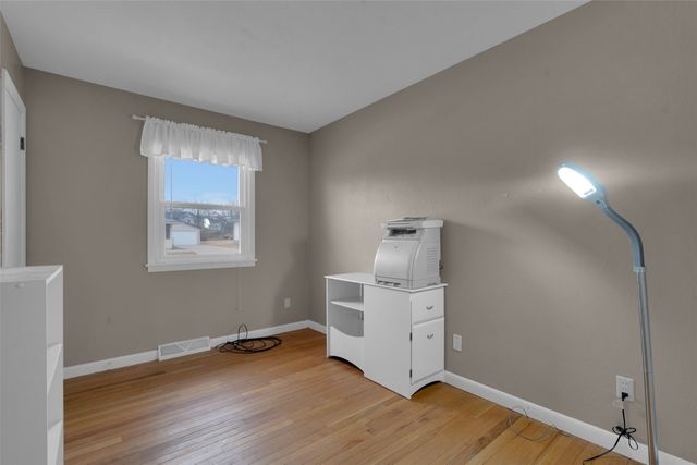 1645 A Avenue, Marion, IA 52302