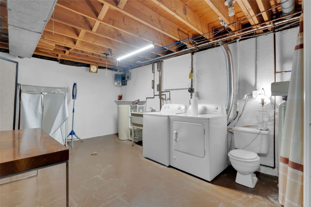 1645 A Avenue, Marion, IA 52302